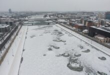 Photo of Arktički hladni talas iz Evrope stigao do Poljske, rijeka Visla zaleđena u Krakovu