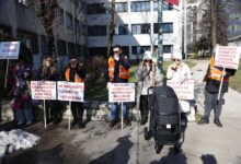 Photo of Pacijenti oštećeni zatvaranjem Poliklinike Northwestern Medical Center održali proteste u Sarajevu