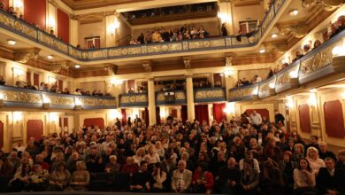 Photo of Fenomen sarajevske scene: Mjuzikl „Sarajevo, moje drago“deseti put pred rasprodanim Narodnim pozorištem