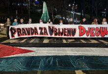 Photo of Čitanjem imena ubijene djece, Sarajevo podsjetilo na tragediju Gaze i glavnog grada BiH