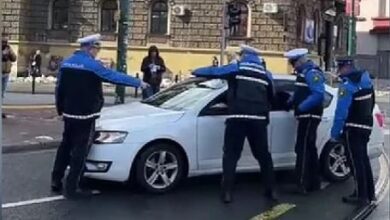 Photo of Uhapšen 28-godišnjak koji je autom krenuo prema demonstrantima, pronađena droga i municija