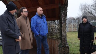 Photo of Premijer i ministri u Vladi KS obišli ključne memorijalne lokalitete u Sarajevu