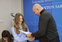 Photo of Ministarstvo za boračka pitanja KS i Fond ‘Ikre’ učenicima i studentima dodijelili stipendije
