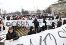 Photo of Peti dan protesta u Sarajevu: Građani istrajavaju uprkos manjem odzivu, poručuju da neće odustati