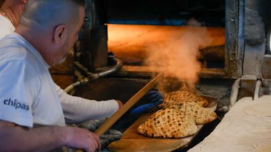 Photo of Prvi dan ramazana u Sarajevu – miris somuna podsjeća na tradiciju, dugi redovi pred pekarama