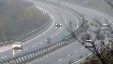 Photo of Na bosanskohercegovačkim cestama saobraća se po mokrom kolovozu, na višim predjelima pada snijeg