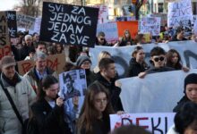 Photo of Nastavak protesta u Sarajevu, više stotina mladih na ulicama, najavljen plenum