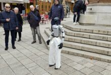 Photo of Roby-humanoidni robot prošetao Baščaršijom, zahvalio se na lijepom dočeku