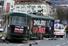 Photo of Jedna osoba poginula i dvije povrijeđene u iskakanju tramvaja u Sarajevu