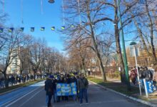 Photo of Defile učenika osnovnih i srednjih škola KS povodom Dana nezavisnosti