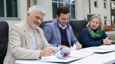 Photo of Premijer Uk i načelnik Mandić potpisali ugovor: Uspostavljen Centar za mlade Sarajevo