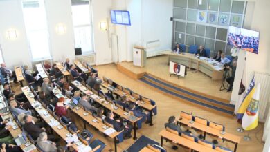 Photo of VIDEO/Pauza u burnom zasjedanju Skupštine KS: Do sad obrađena samo prva tačka dnevnog reda; Zahiragić udaljen sa sjednice