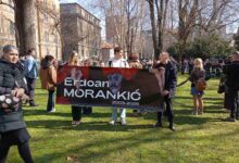 Photo of Protesti ispred zgrade Vlade KS pod sloganom “Opasnost! Sistem ubija”