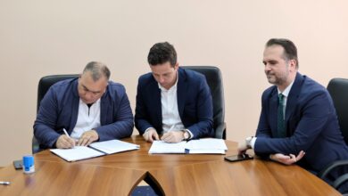 Photo of Potpisan novi Kolektivni ugovor, u Kantonu Sarajevo značajno unaprijeđena prava radnika u srednjem obrazovanju