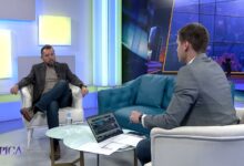 Photo of Bursać: „Nezamislivo je pretendovati na državne funkcije, a ne navijati za svoju domovinu“