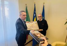 Photo of Ministar Dizdar se sastao sa Gavazzenijem u Milanu: Nevine žrtve opsade Sarajeva zaslužuju pravdu