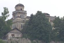 Photo of DNEVNIK TVSA/Kasarna Jace: Administrativna blokada pretvorila dragulj u opasnu ruševinu