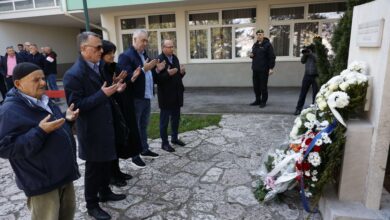 Photo of Obilježena 34. godišnjica odbrane Centra za obrazovanje kadrova MUP-a RBiH i pogibije Samira Mišića