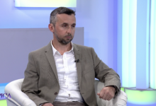 Photo of Adnan Ferhatbegović za TVSA: Negativni demografski trendovi u FBiH, godišnje se iseli 40.000 ljudi