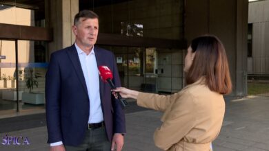 Photo of Vreto: Opozicija se žali na primjenu poslovnika, a u principu najviše ga krše i dešava se apsurd