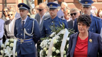 Photo of SJEĆANJE NA MASAKR U FERHADIJI: Obilježena 34. godišnjica ubistva 26 građana Sarajeva koji su čekali u redu za hljeb