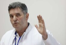 Photo of Gavrankapetanović: Ne postoji škola koja vas može naučiti kako operisati dok granate padaju oko vas