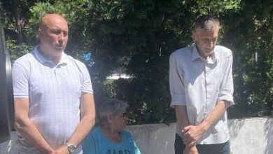 Photo of Bol koja ne prolazi i sjećanje koje obavezuje: Obilježena godišnjica zločina nad stanovnicima Aerodromskog naselja