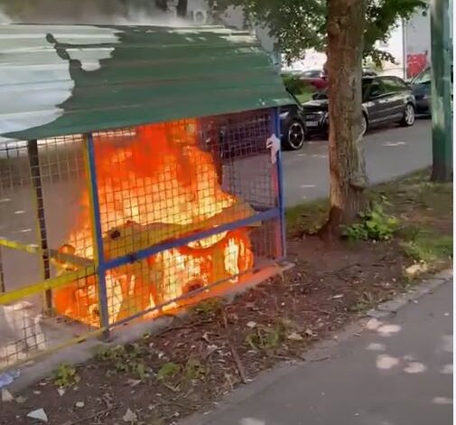 Zapaljeni kontejneri na više lokacija na Grbavici