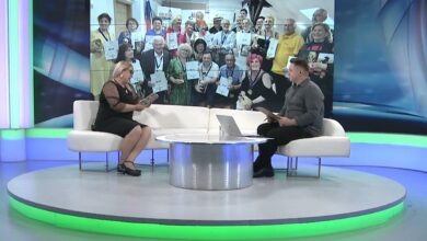 Photo of VIDEO/Glas koji brani istinu od zaborava: Sanela Hodžić o svjetskom uspjehu, ratnoj poeziji i prijedorskim bijelim trakama
