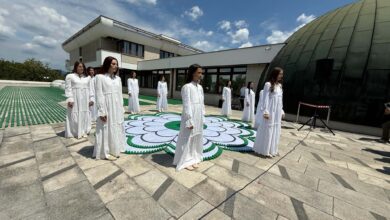 Photo of U Zagrebu izveden performans „Cvijet istine i nade“ povodom 31. godišnjice genocida u Srebrenici