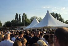 Photo of FOTO: Nepregledne kolone građana ispred Koševa nepun sat prije početka koncerta Dine Merlina
