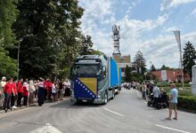 Photo of Posmrtni ostaci pet žrtava genocida u Prijedoru ispraćeni iz Sanskog Mosta prema mjestu ukopa