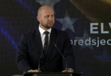 Photo of Ovo je strateška investicija u sigurnost građana, poručio je  Okerić na prezentaciji helikoptera MUP-a KS