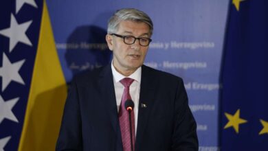 Photo of Mehmedović optužuje HDZ i SNSD za namještene konkurse: U 75 institucija BiH zaposleno skoro 800 Bošnjaka manje od zakonskog broja