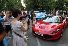 Photo of Luksuzni i sportski automobili na Vilsonovom privlačili poglede građana