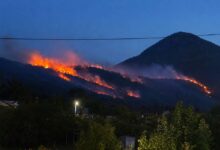 Photo of Požar na Gomili kod Cazina, nepristupačan teren i jak vjetar otežavaju gašenje