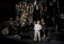 Photo of „Brechtovi duhovi“ Berliner Ensemblea večeras na sceni Narodnog pozorišta Sarajevo
