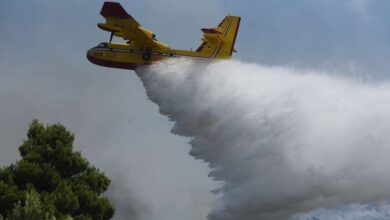 Photo of Na Braču i dalje aktivan požar, u gašenju sudjeluju kanaderi i vatrogasci s kopna