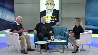 Photo of Nenad Čanak i Goran Mikulić u “Špici”: “Kupleraj u balkanskom lavirintu” razotkriva tri decenije političkih obmana