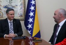 Photo of Bećirović razgovarao s Ginkelom o političkoj i sigurnosnoj situaciji, te jačanju bilateralnih odnosa